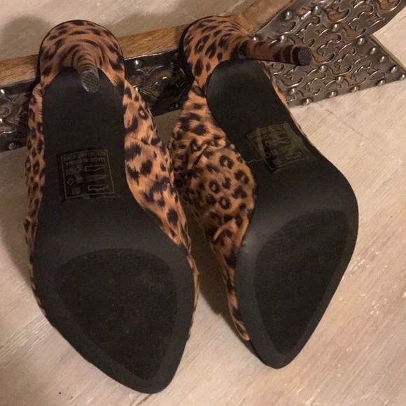Mob wife Cheetah mules - Picture 5 of 6